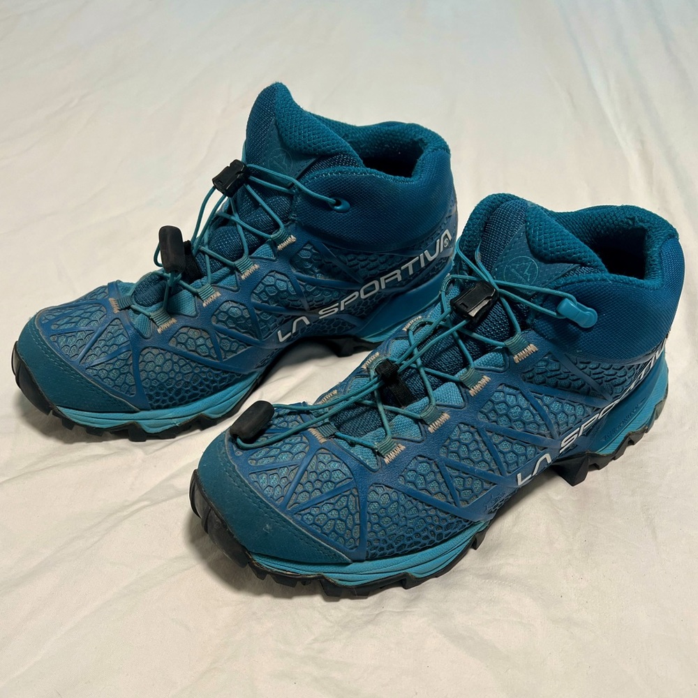La Sportiva Synthesis Mid GTX Hiking Shoes
